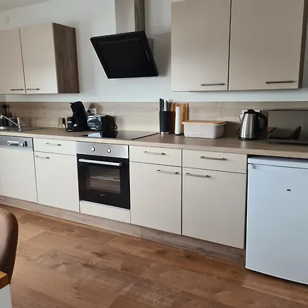 Apartment In 2 Min Fusslaeufig Zum Bahnhof, Phantasialand, Koeln, Koeln Messe, Eifel *