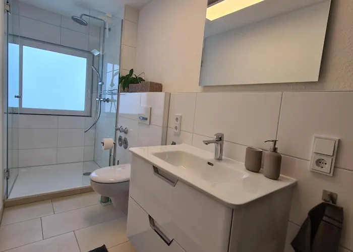 In 2 Min Fusslaeufig Zum Bahnhof, Phantasialand, Koeln, Koeln Messe, Eifel 埃尔夫特施塔特