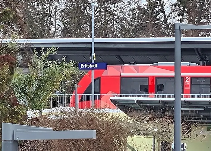 公寓 In 2 Min Fusslaeufig Zum Bahnhof, Phantasialand, Koeln, Koeln Messe, Eifel 埃尔夫特施塔特